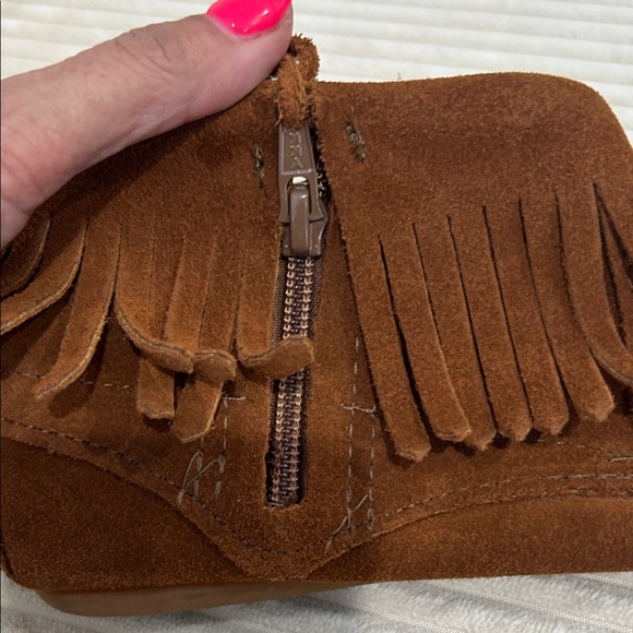 Minnetonka Tan Suede Fringe Moccasins - Picture 6 of 8